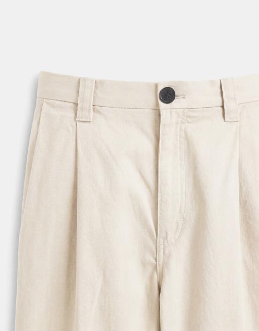 Weekday - Pantalones cortos chinos beis de corte alargado extragrande, 8 de 9