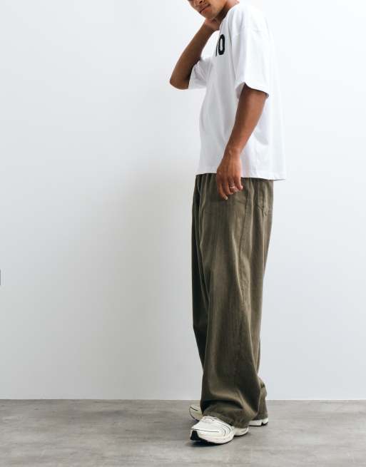 Weekday pantalones de pana de pernera ancha con pinza delantera en caqui, 2 de 5