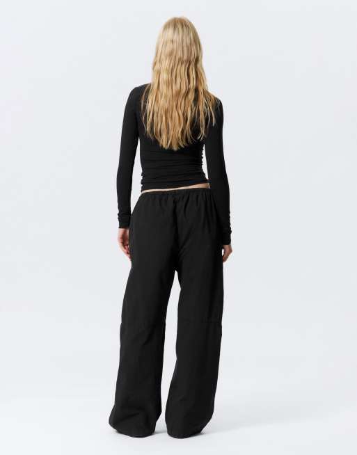 Weekday - Pantaloni a fondo ampio in tessuto ripstop neri con vita elasticizzata, 4 di 4