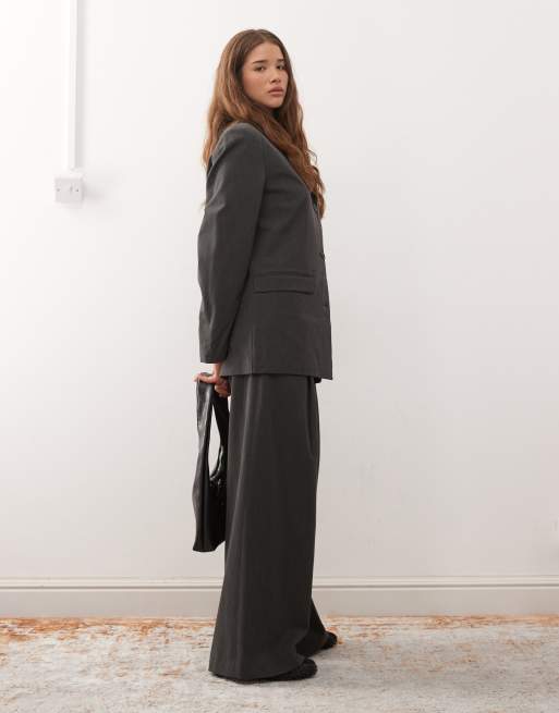 Weekday - Pantaloni oversize a fondo ampio grigio scuro mélange con pieghe in coordinato, 4 di 5