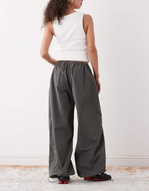 Weekday - Pantaloni sportivi a palloncino color grigio scuro, 2 di 5