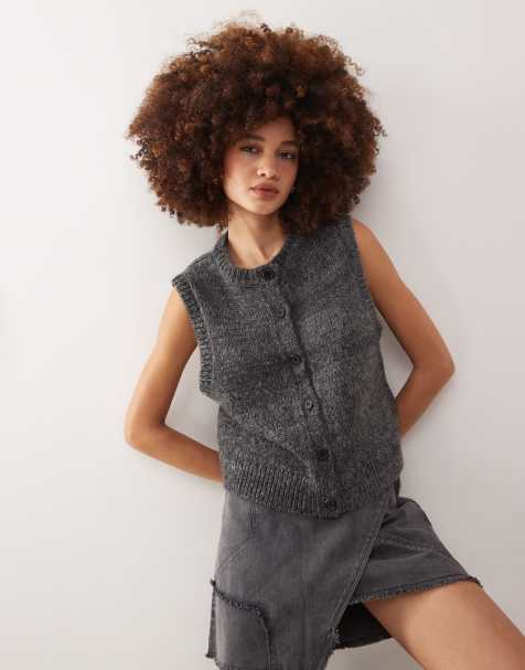 Weekday – Peggy – knitted – Strickweste in grau meliert mit Knopfleiste - view 1