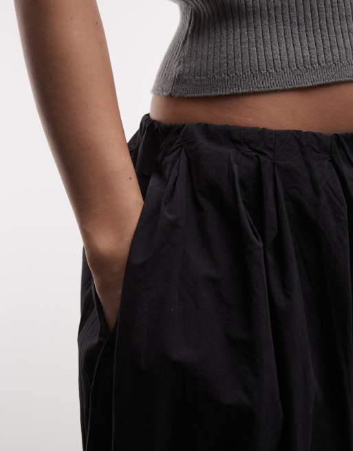 Weekday pleated balloon pants in black, 4 of 5