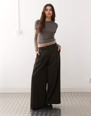 Weekday - Plissierte Oversize-Hose in braungrau meliert mit weitem Bein-Brown