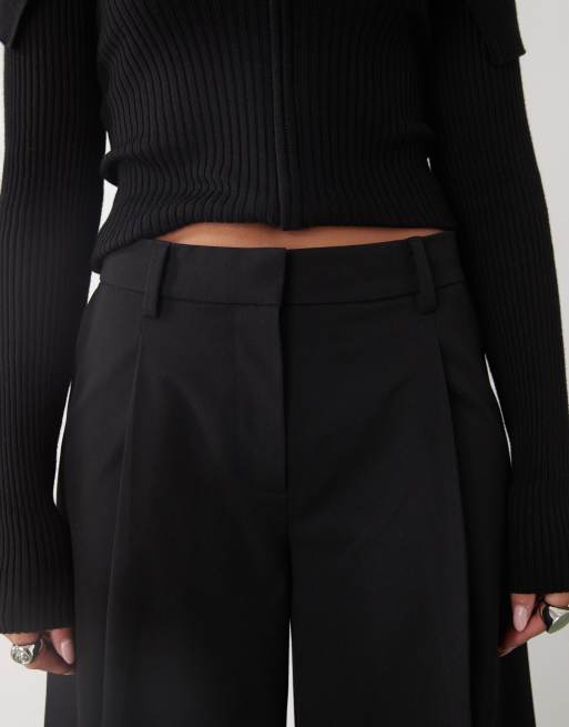 Weekday – Plissierte Oversize-Hose in Schwarz mit weitem Beinschnitt, 4 von 5
