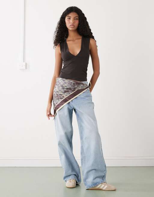 Weekday plunge v-neck top in dark brown, 3 of 4