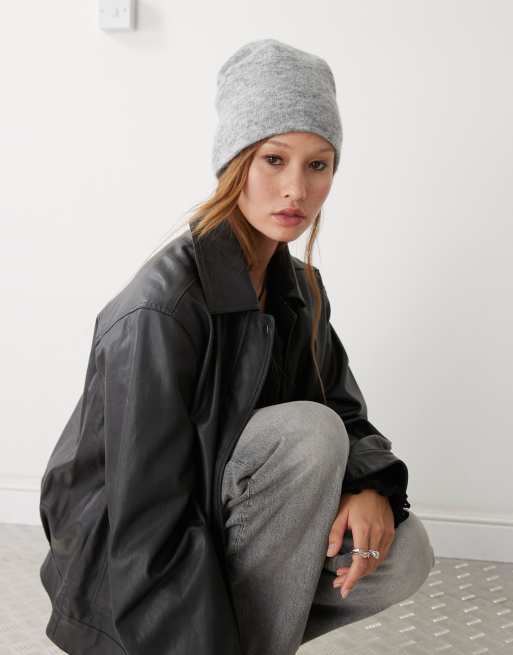 Weekday - Premium - Beanie van wol- en alpacamix met pluizig garen in grijs gemêleerd 