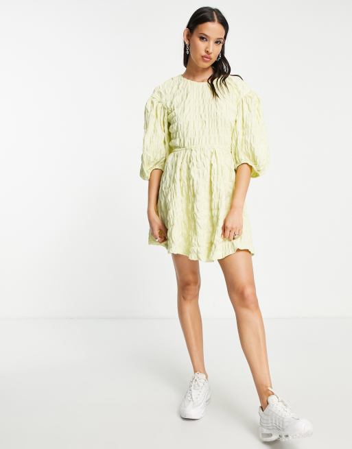 Weekday puff sleeve tie back mini dress in pale green, 2 of 4