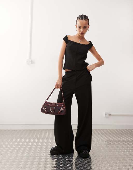 Weekday - Raven - Top met lage ronde hals en haak- en oogdetail in zwart met krijtstreep, deel van co-ord set