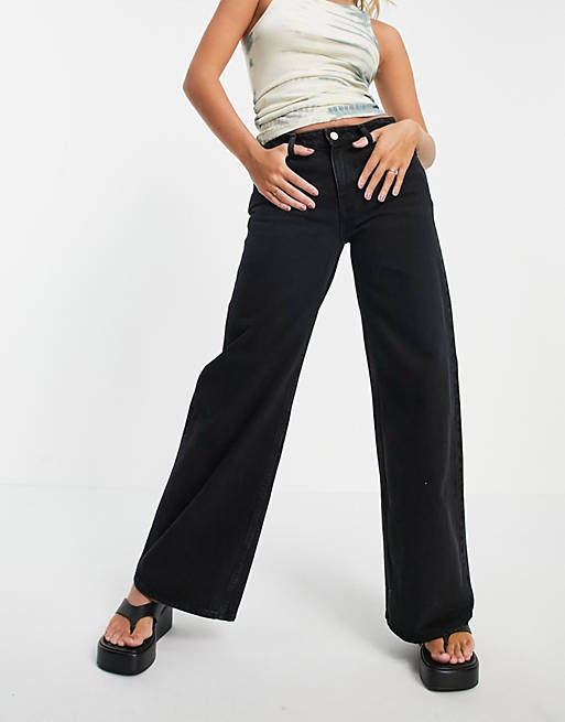  Weekday Ray organic cotton blend low rise wide leg jeans in washed black 