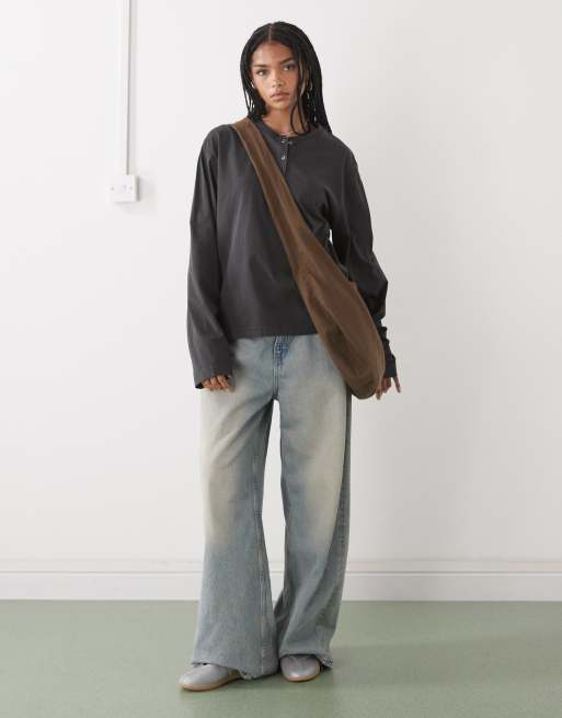 Weekday - Rechte henley top met lange mouwen en knopen in donkergrijs, 2 van 4