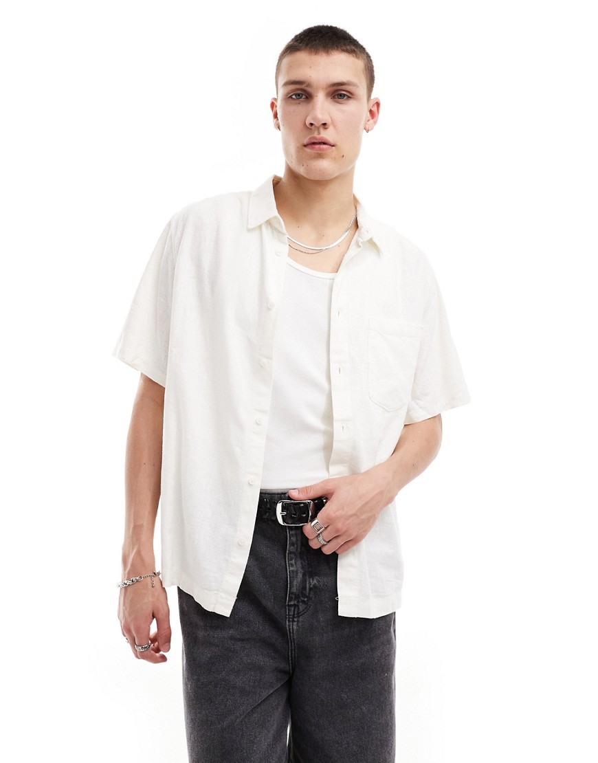 relaxed fit linen blend short sleeve shirt in off-white