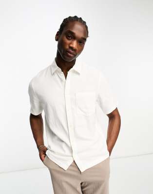 LINEN SHORT SLEEVE BUTTON UP SHIRT