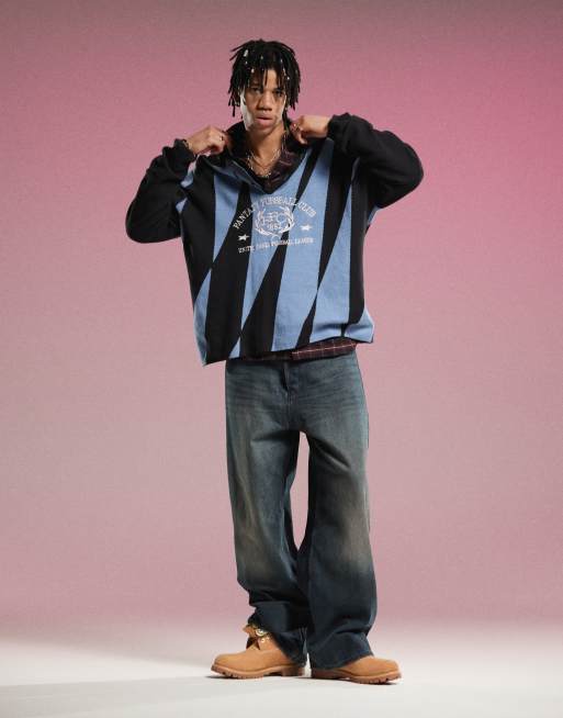 Weekday - Rene - Polo-sweatshirt met grafische fantazy fussball-print in zwart en blauw
