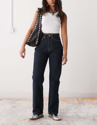 Weekday - Resolute - Stretch-Jeans in Dunkelblau mit hohem Bund und geradem Schnitt