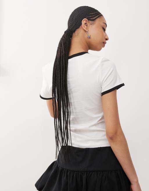 Weekday – Ringer-T-Shirt im 90er-Stil in Weiß mit Grafikprint vorne, 4 von 4