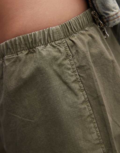 Weekday ripstop oversized drawstring trousers in khaki, 4 of 5