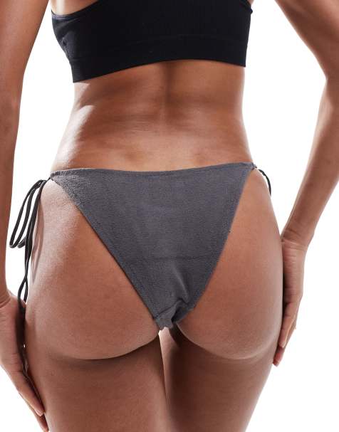 Weekday – River – Seitlich gebundene Frottee-Bikinihose in gebrochenem Schwarz - view 1
