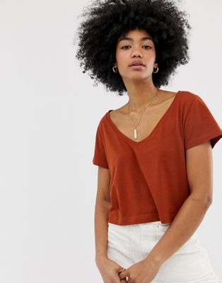 Weekday – Rostfärgad kort t-shirt med v-ringning-Orange