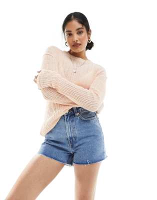 Weekday - Rowe - Mom-Jeansshorts in 90er-Blau mit hohem Bund