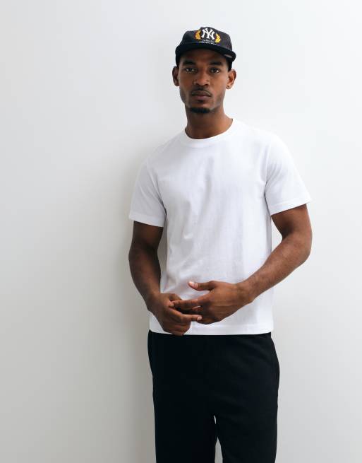 Weekday - Ruimvallend T-shirt van zware jersey in wit, 4 van 5