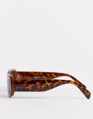 weekday run oval sunglasses in tortoiseshell