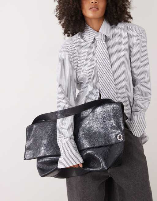 Weekday - Sac porté épaule en PU effet craquelé à rabat supérieur - Bleu nuit, 3 de 4