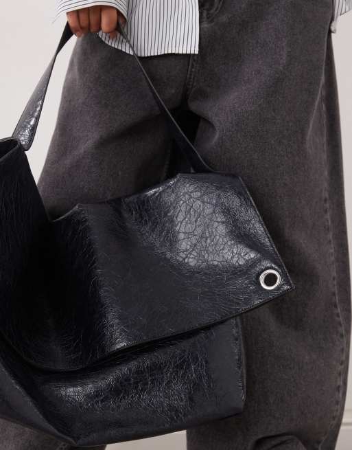 Weekday - Sac porté épaule en PU effet craquelé à rabat supérieur - Bleu nuit, 4 de 4
