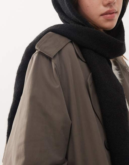Weekday scarf with hood in black