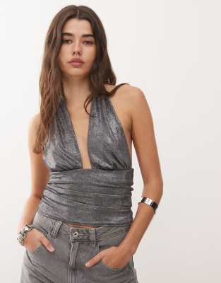 Weekday - Schimmerndes Neckholder-Oberteil in gebrochenem Schwarz mit tiefem Ausschnitt