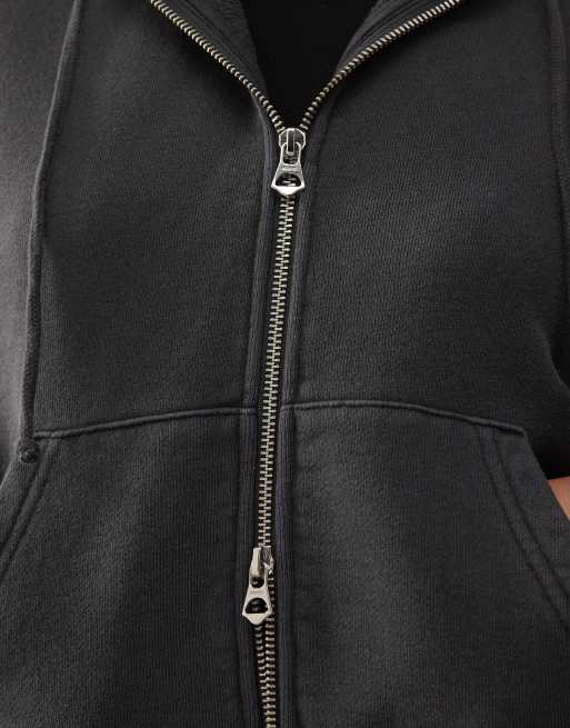 Weekday – Schmal geschnittene, figurbetonte Kapuzenjacke in verwaschenem Schwarz mit durchgehendem Reißverschluss, 3 von 4