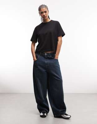 Weekday - Schmal geschnittenes T-Shirt in Schwarz