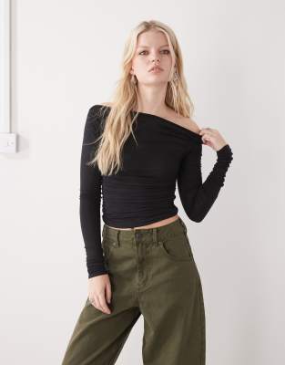 Weekday - Schulterfreies, langärmliges Oberteil in Schwarz