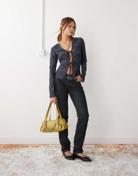 Weekday – Scorpio – Svartrutig blus med volymärmar och knytning framtill - view 1