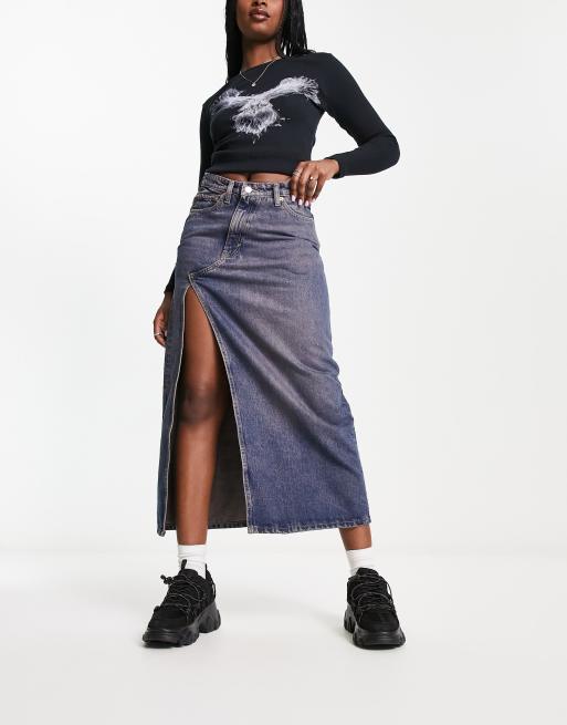 Weekday - Side - Denimmidinederdel i blå vask