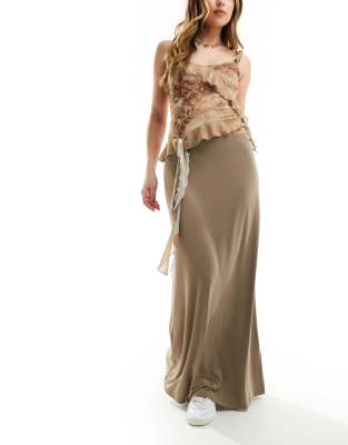 Signe drape maxi skirt in beige-Neutral