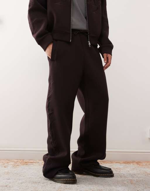 Weekday – Simon – Bordowe spodnie dresowe z materiału w stylu scuba, z haftowaną grafiką, część zestawu