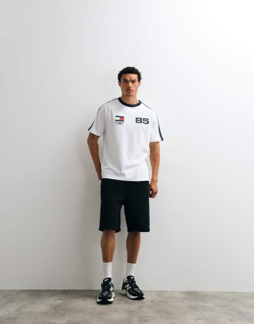 Weekday Simon Jersey Shorts in Black in Scuba-Style Fabric, 2 of 7