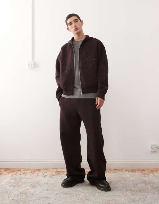Weekday - Simon - Pantalon de jogging d'ensemble en imitation néoprène avec motif brodé - Bordeaux, 2 de 5