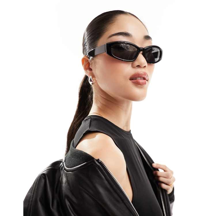 【WEEKDAY】新作♪ SLIDE SUNGLASSES【関税送料込】 slide curved frame unisex sunglasses - Black | Weekday WW