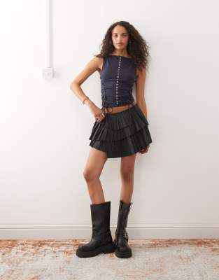 Weekday Sleeveless Grommets Top With Tie Up Sides In Blue