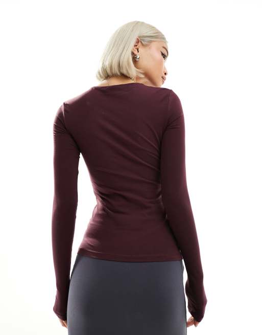 Weekday slim fit long sleeve t-shirt in burgundy exclusive to ASOS, 4 of 4