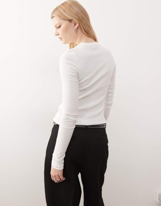 Weekday - Slim fit top met knopen aan de voorkant en lange mouwen in wit, 3 van 4