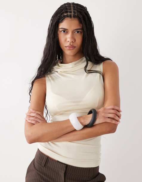 Weekday - Slim-fit top met opstaande boord in beige - view 1