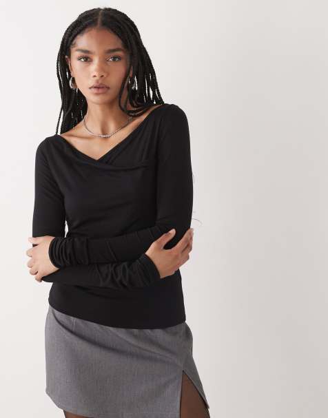 Weekday - Slim-fit top met overslag en lange mouwen in zwart - view 1