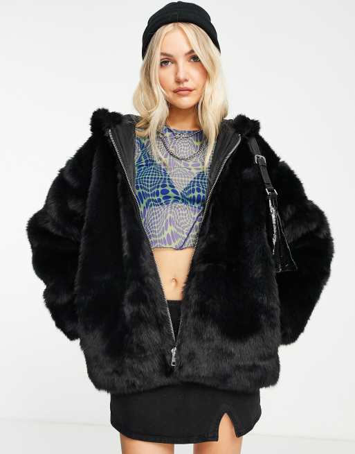 Weekday - Solo - Veste en fausse fourrure de coton avec capuche - Noir - BLACK