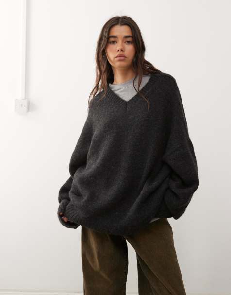 Weekday - Sort og super oversized trøje i uldblandingsmateriale med V-hals - view 1