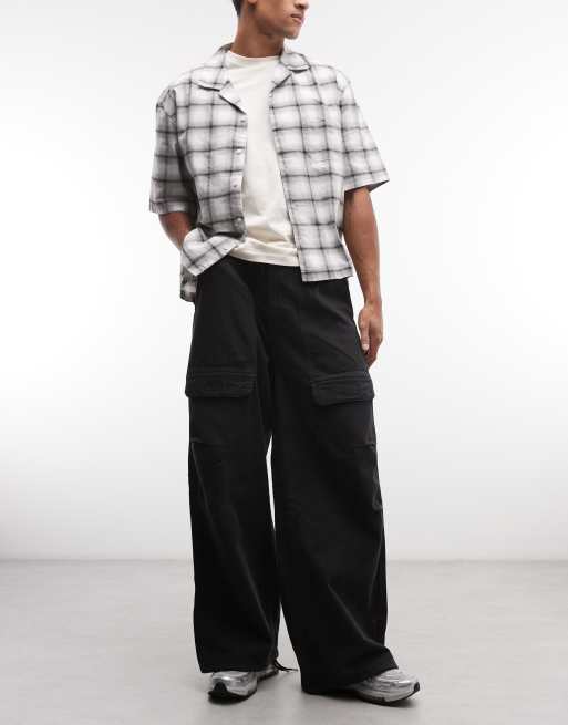 Weekday - Sorte forvaskede og oversized faldskærmsbukser