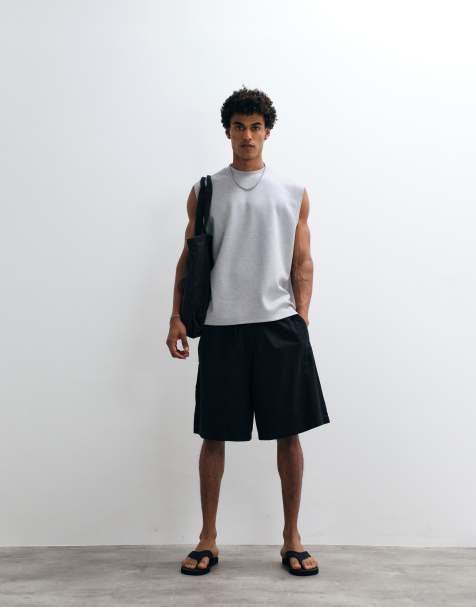 Weekday - Sorte oversized shorts i hørblanding - Kun hos ASOS - view 1