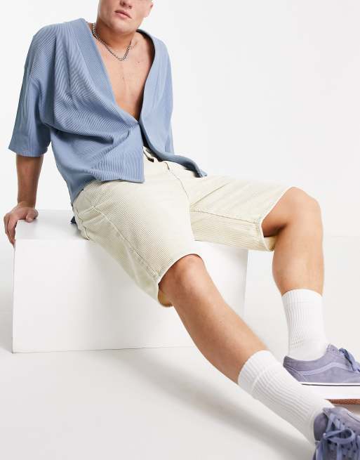 Weekday - Space - Fløjlsshorts i lys beige vask